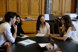 Medien Beitrag VDS 2018 Jugendliche und Politikerin im Gespräch