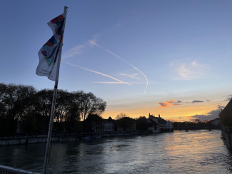 Fahne auf Brücke JPT