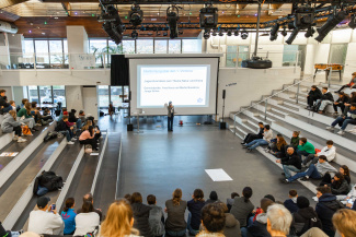 Plenum Jugendkonferenz 2023