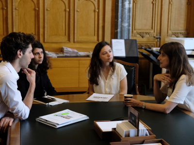 Medien Beitrag VDS 2018 Jugendliche und Politikerin im Gespräch