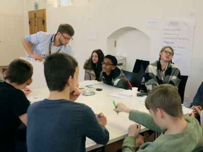 News JPT 2018 Diskussion von Jugendlichen