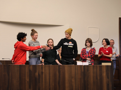 Jugendliche präsentieren ihr Anliegen