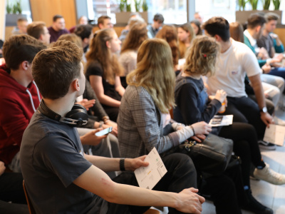 Regensdorf_Medien_Random_Symbolbild