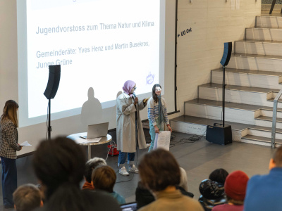 Plenum an der ersten Jugendkonferenz 2023.
