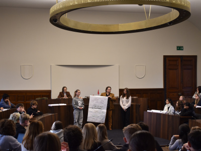 Jugendliche präsentieren ihre Anliegen